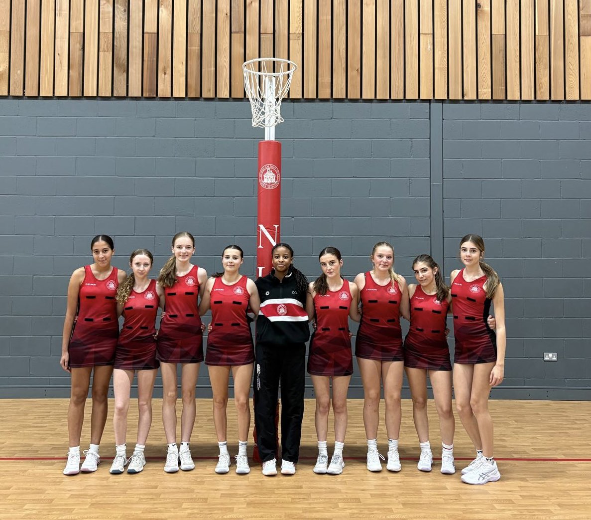 NULS_Sport's tweet photo. What a team &amp; what a result for our U15 Netball team. A 53-36 win against Wrekin College in the 1st round of the Independent Schools’ Cup. A simply outstanding team performance. Well done, Girls’ 🏐 @NULSchoolUK @NuLS_Headmaster https://t.co/QKg5q6df6p