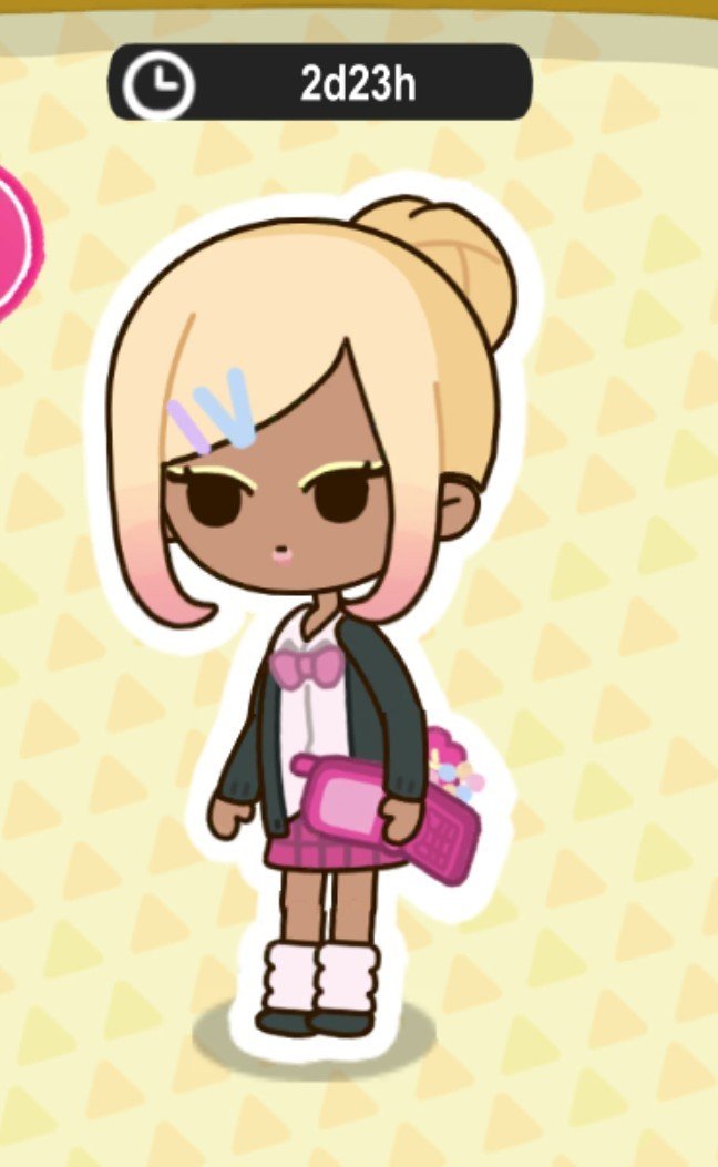 VarunyXander's tweet photo. She kinda looks like Yuuna from TWST manga. 

This is costume set("Rebel'e set" if I remember) for character in some rent mobile game for money
#twistedwonderland https://t.co/gpnmouGVg0