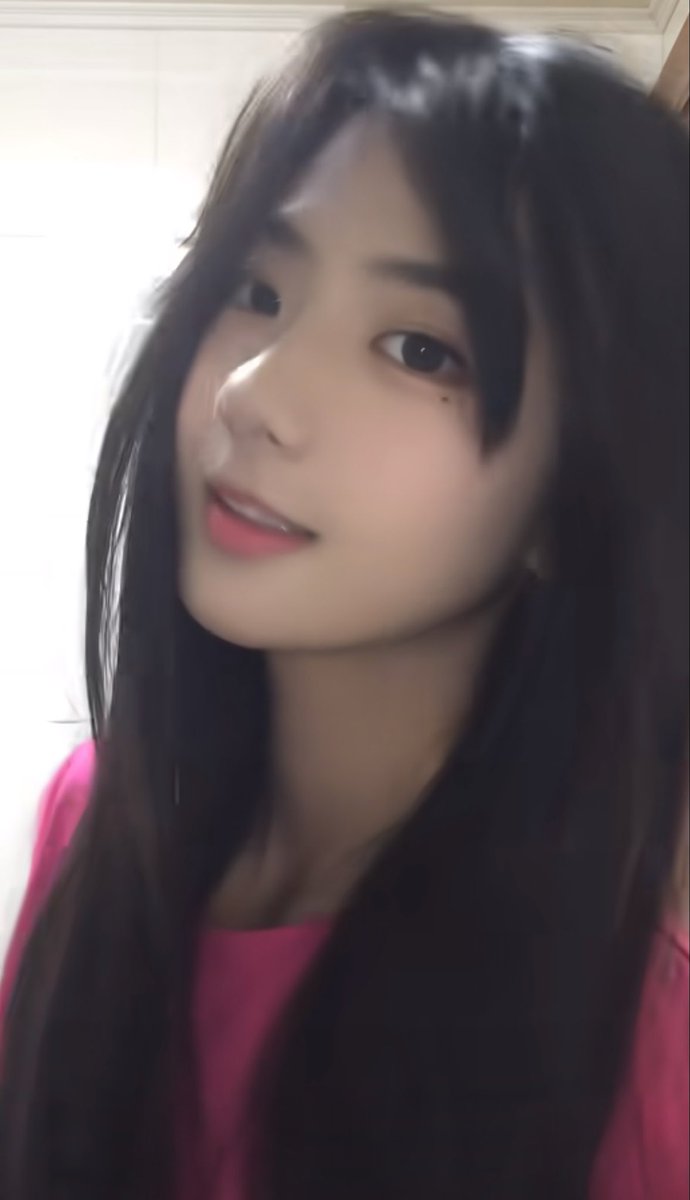 kelly84ym3's tweet photo. 上供喽！新鲜出炉，刚拍形体课照，

不要🚪的，放心看
有人想锐评一下我的燥福嘛 🥹   
看完不许瞎说，赶紧看，我要删了
1：看福
2：看🐻 https://t.co/F4hj5jVj0r