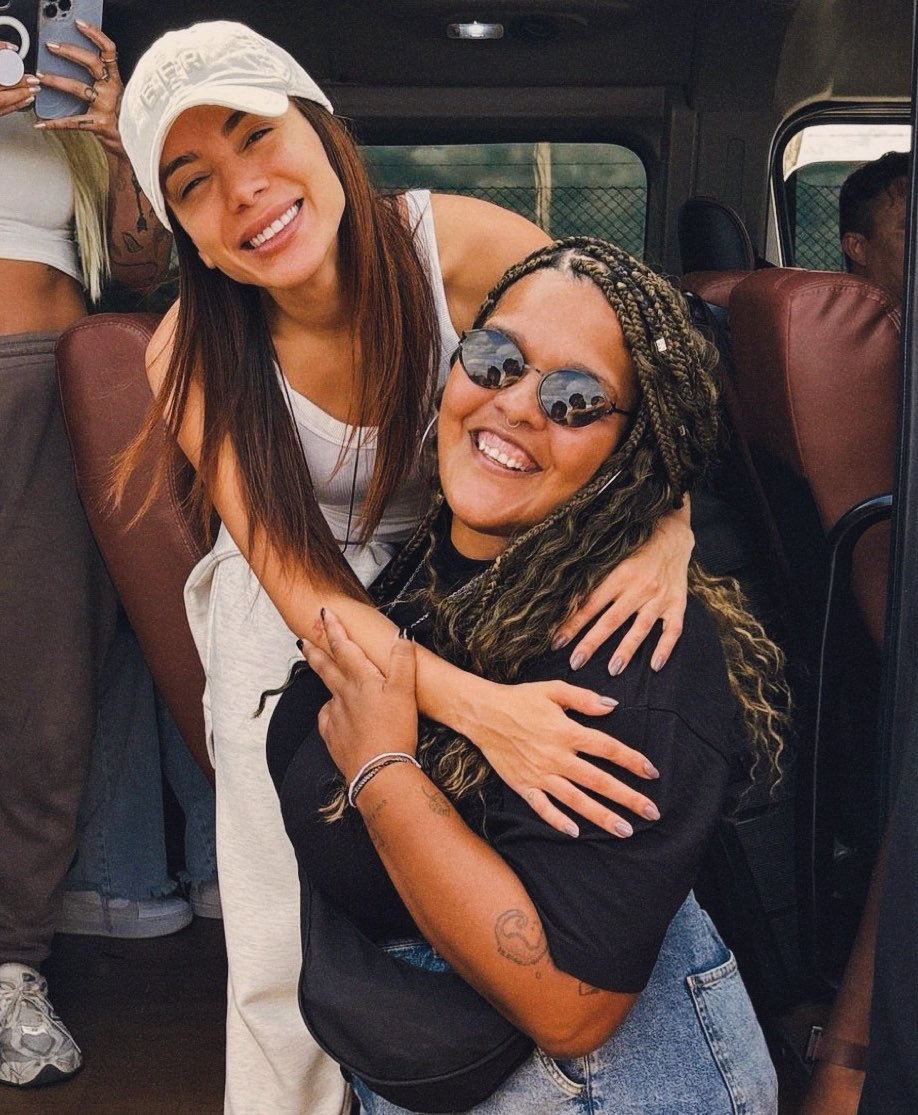 showcompletx's tweet photo. aquela trend de “não sei o que é ser tratada mal por fav” ❤️‍🩹

sempre ela 🥹 https://t.co/hW1rk1HC6l