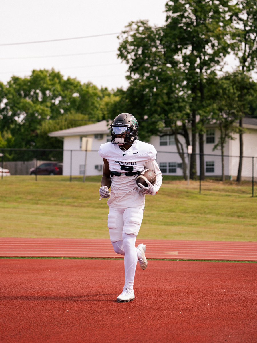 NSU_Football's tweet photo. White on white ๐โ๏ธโ๏ธ
#GRIT | #TheClimb https://t.co/gKkSyZP4eQ