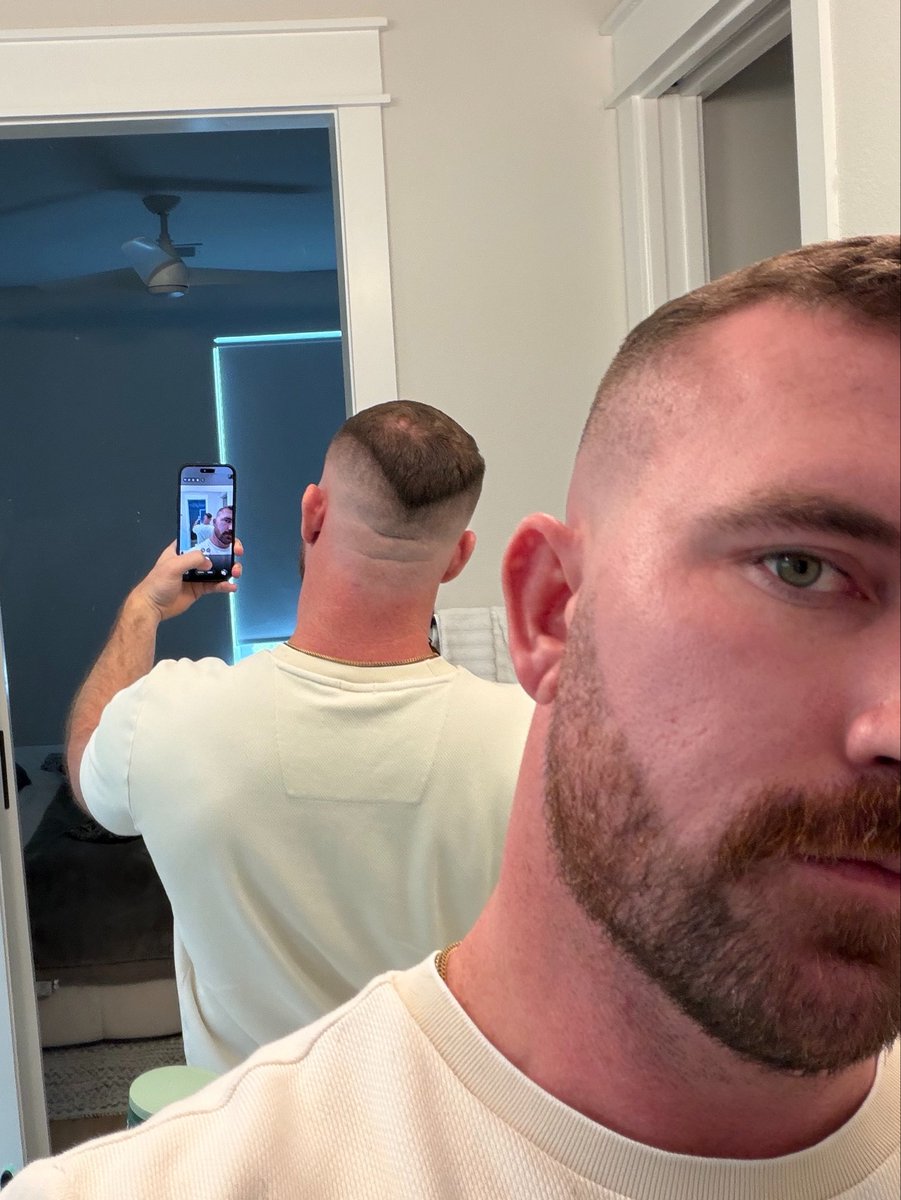 Daddyishtx's tweet photo. The front VS The back 😈 https://t.co/P6s3jIlZc7