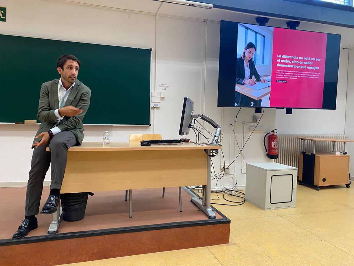 COFMadrid's tweet photo. ¿Cómo destacar en un proceso de selección? 
🗣️ Diego Coria, Business Director de Grafton, nos cuenta en #CONESFAR  las claves para afrontar un proceso de selección con mayor seguridad y potenciar nuestro perfil profesional. https://t.co/OX3jolkRJU