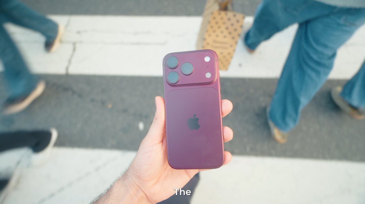 unespc's tweet photo. I regret buying this iPhone 18 series! 
#iphone18promax https://t.co/6i47PP75gA