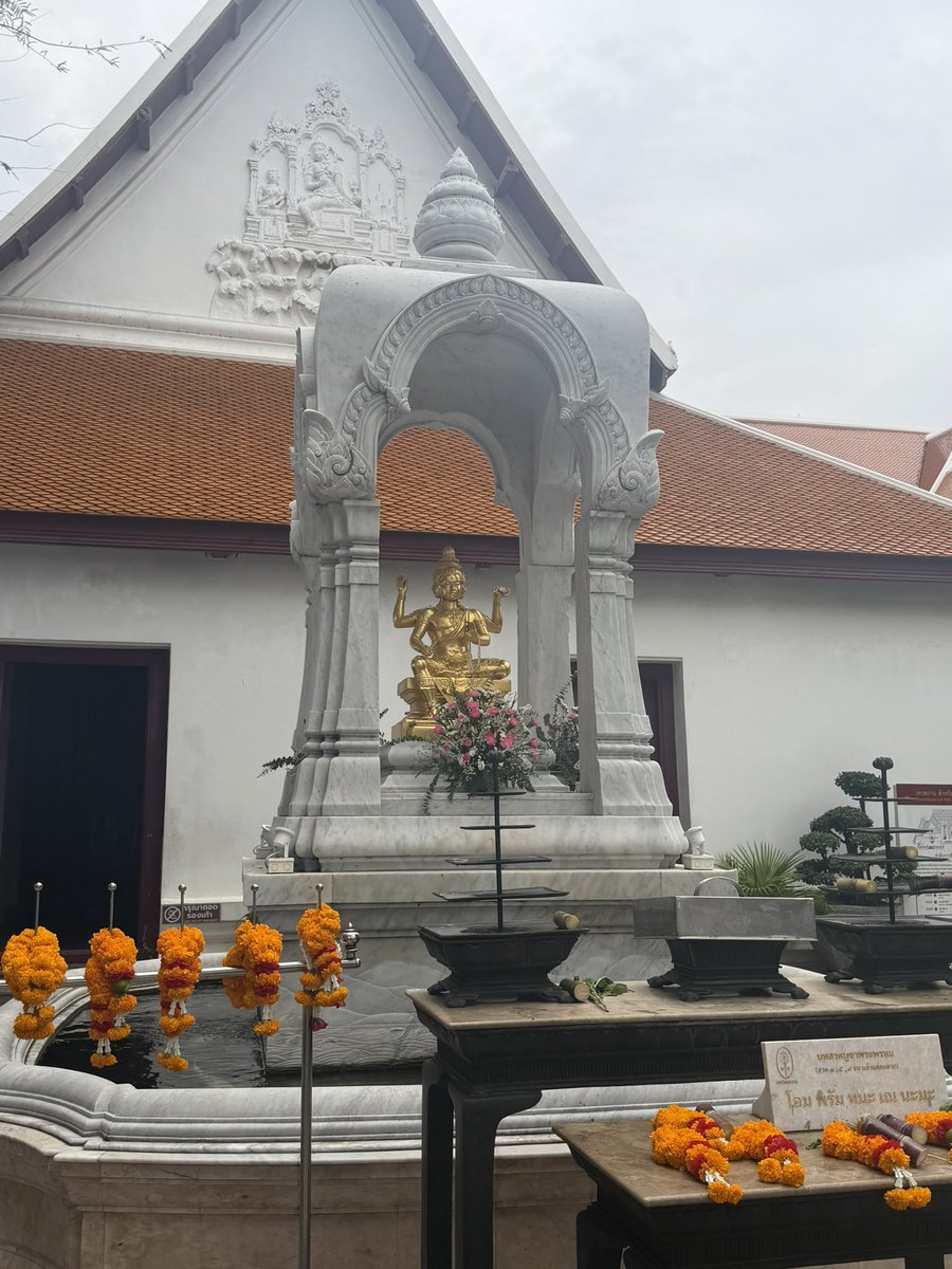 bl3sshardcore's tweet photo. เทวสถานมีเทพเกือบครบทุกองค์เลย อยากให้คนไปกันเยอะ ๆ แต่เขาไม่ให้ถ่ายรูปข้างในคับ https://t.co/yKK8L6WhEE