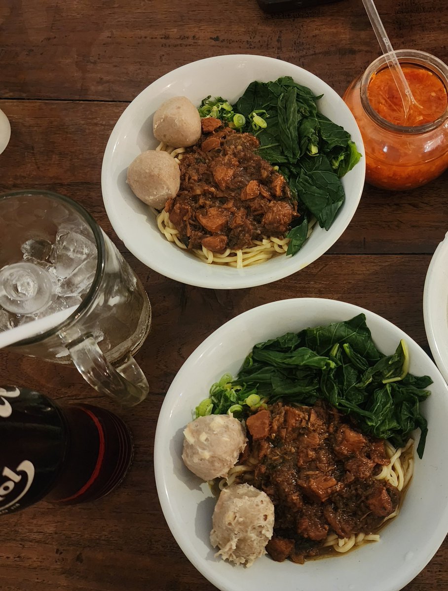 naochwan's tweet photo. Doksli mie ayam soun 🤤 https://t.co/1ymBGEsHjR