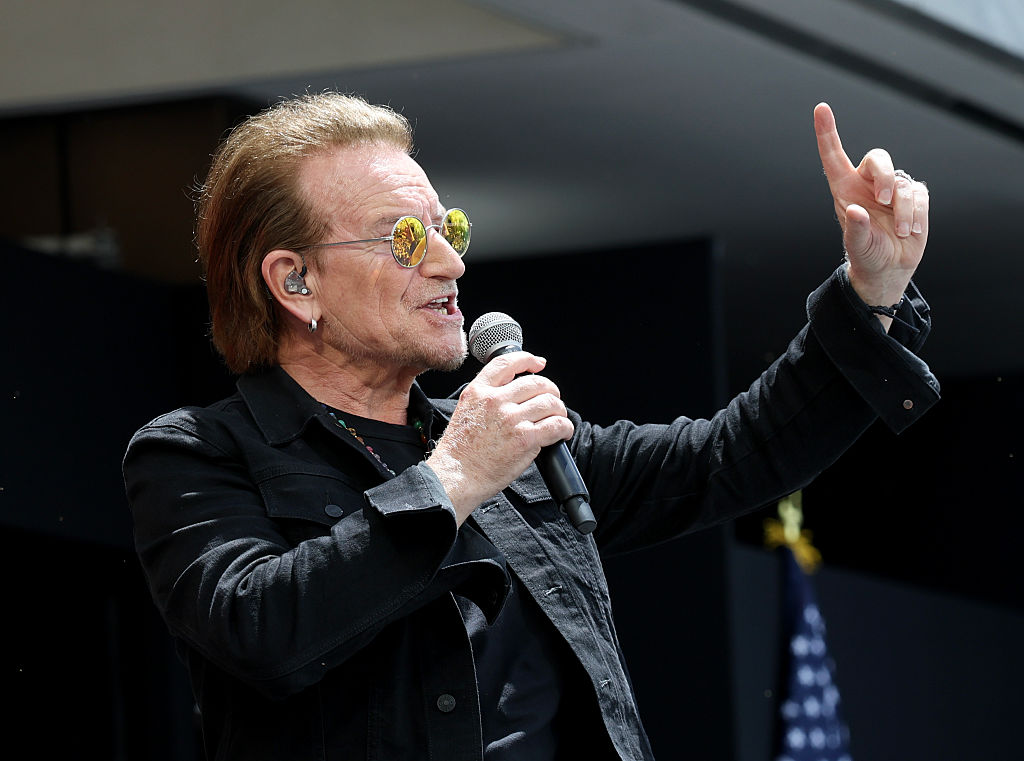 RollingStone's tweet photo. Bono tells Rolling Stone he initially asked Dolly Parton to collaborate on a still-unreleased side project inspired by Irish folk music:

“She said, ‘That’s a little too Irish for me.’ But she said, ‘I got this song. It’s called “Torn,” and do you wanna see where you can take it somewhere else, maybe?'”

Read: https://t.co/wrw8tB2aHx