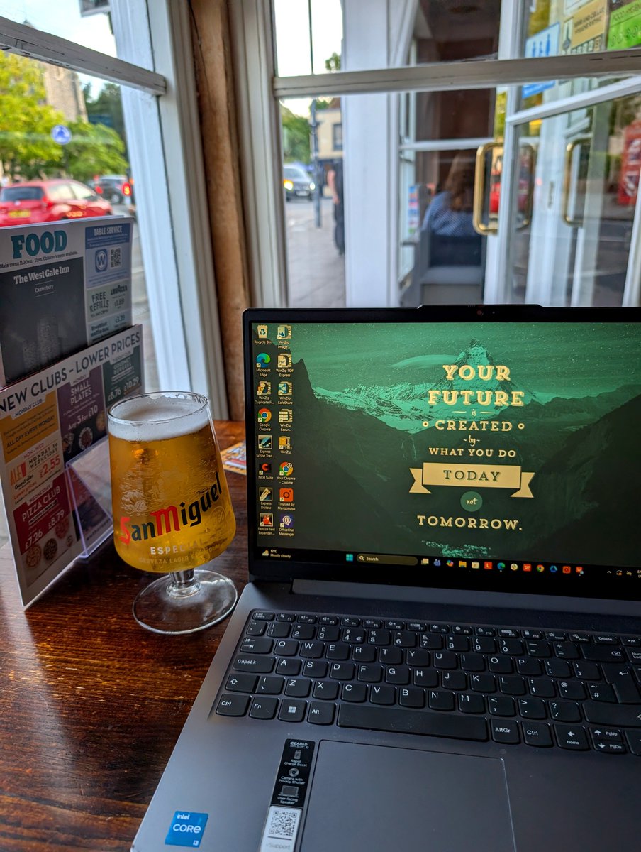 mightyenaguy's tweet photo. Work and a pint 💻🍺 https://t.co/iCNFrmsADR