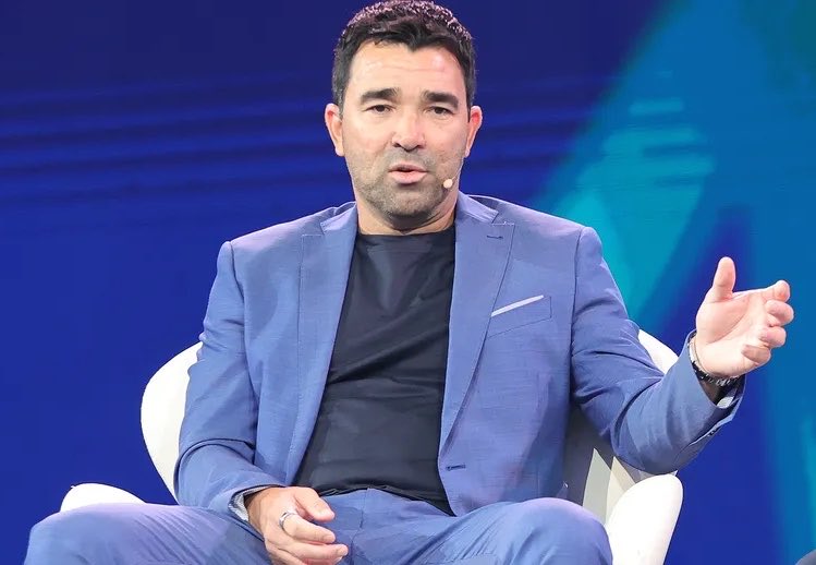 desarme_tatico's tweet photo. 🗣️ Deco: “O FC Porto é o clube do meu coração, é o clube que amo e que acompanho sempre. Por isso, ver novamente na linha das vitórias, forte e capaz de competir a este nível, deixa-me muito satisfeito. O último clássico foi muito bom e estou tranquilo.” 💙 https://t.co/cQ2YYbtl8B