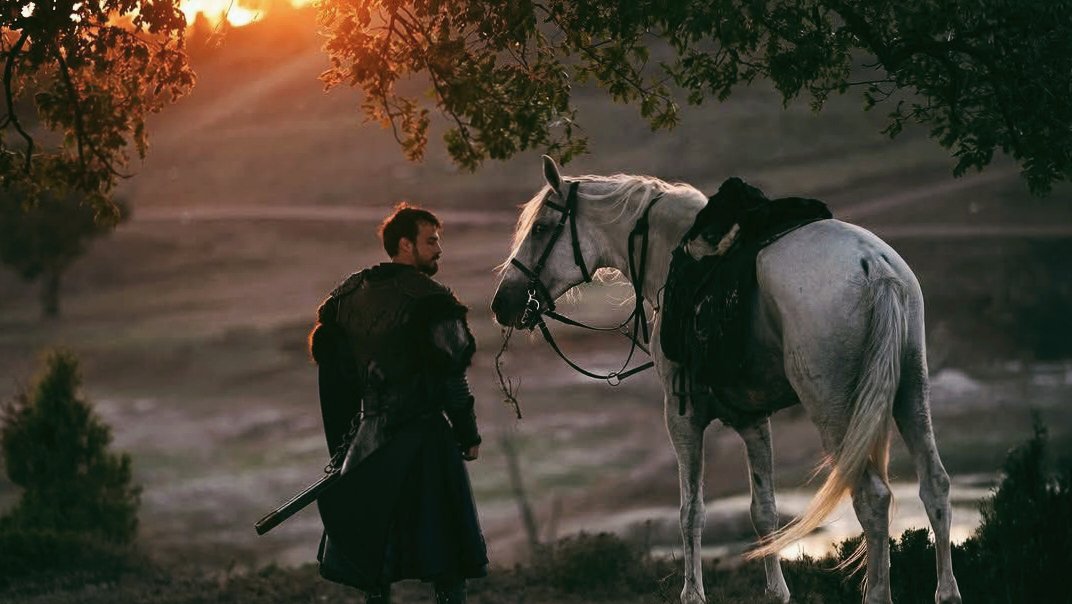 Eshal151's tweet photo. Orhan🍂
#MertYazıcıoğlu #AlinaBoz #OrAs https://t.co/e2KmVYp6Cf
