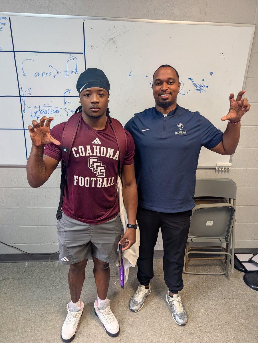 Arlanders07's tweet photo. #AGTG Blessed to receive my first offer!!! @M_Young23 @CoachClark903 @_CoachCBlair @JuCoFootballACE @JUCOFFrenzy https://t.co/kHuMx4VZ4O
