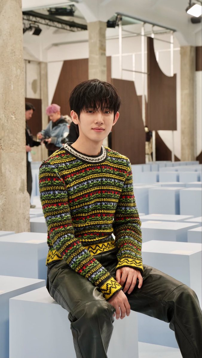 withhmia's tweet photo. Một fan xem lại 1 video Park Siwoo dài 4 phút 20 giây tổng cộng 15 lần. Hỏi fan đã dành bao nhiêu phút để xem video?

PARK SIWOO AT MARNI MFWSS27 #PARKSIWOOXMARNI #PARKSIWOOxMARNIFWSS27 #PARKSIWOO #박시우 https://t.co/AbLkznEO5P