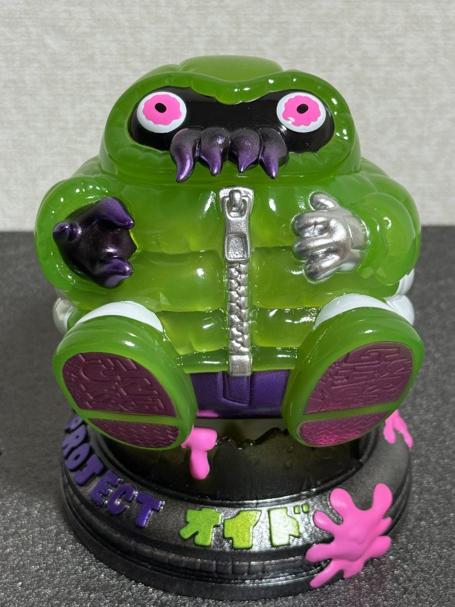 himuru's tweet photo. ソフコン戦利品
FUNKTOYさんx GYAROMIさんのオイドボール
#GYAROMI #FUNKTOY #ソフコン
オイド史上最高の丸さで本当にもう滅茶苦茶可愛いです😻
お尻からちょこっと出た尻尾もキュート https://t.co/xZFd3t0iLP