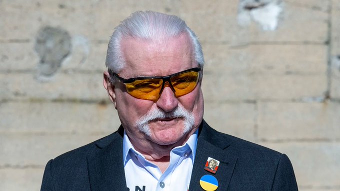 MarekMa25175489's tweet photo. Ale jak to facet któremu dali setki doktoratów na całym świecie okazał się analfabetą?
🤣🤣🤣🤣🤣🤣🤣🤣🤣🤣🤣🤣🤣🤣🤣 https://t.co/CETboPCTvQ