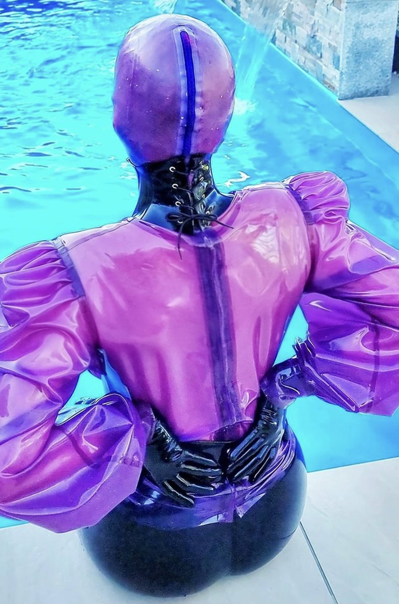 next_gen_007's tweet photo. LatexRapture https://t.co/MZ0ljra4jT