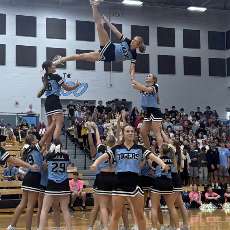 USD265_EHS's tweet photo. Fall Homecoming Assembly https://t.co/GmscUd9Gm2