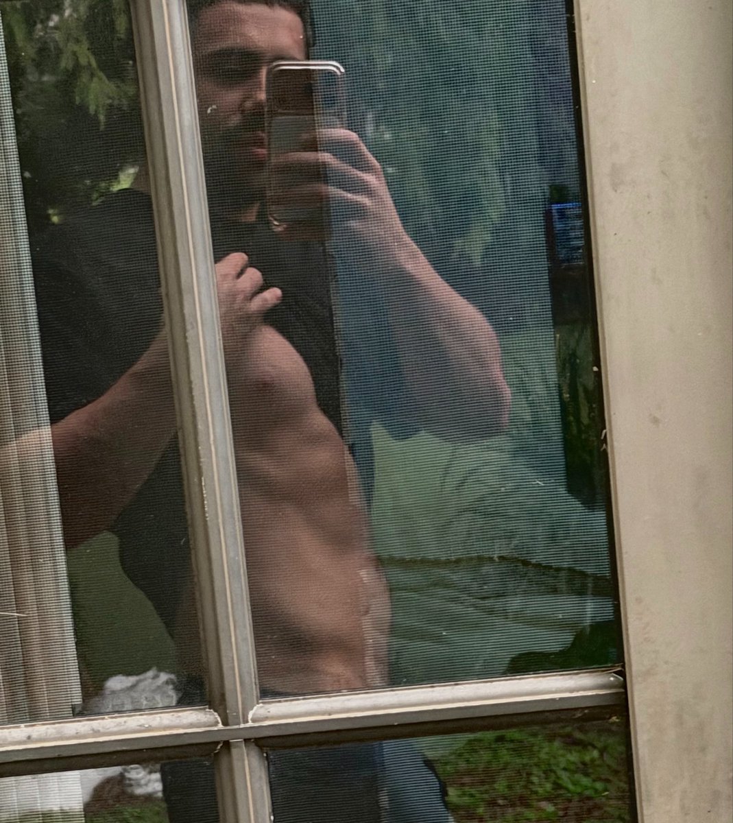 BagChasingDad's tweet photo. morning niggas 🌞

remember just bc you trade solana doesn’t mean you need to be fat and disgusting https://t.co/06MMEFitRt