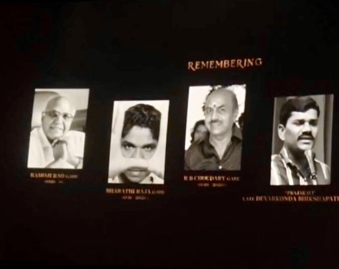 LyricsShyam's tweet photo. నా తెలంగాణా ప్రజాకవి రుణం తీర్చుకున్నా అనుకుంటా .. 
Thanks to @odela_srikanth 

కొడుకా నా చిన్ని కొడుకా పాట రచయిత 

కీ || శే || దేవరకొండ భిక్షపతి https://t.co/khgCnOKroS