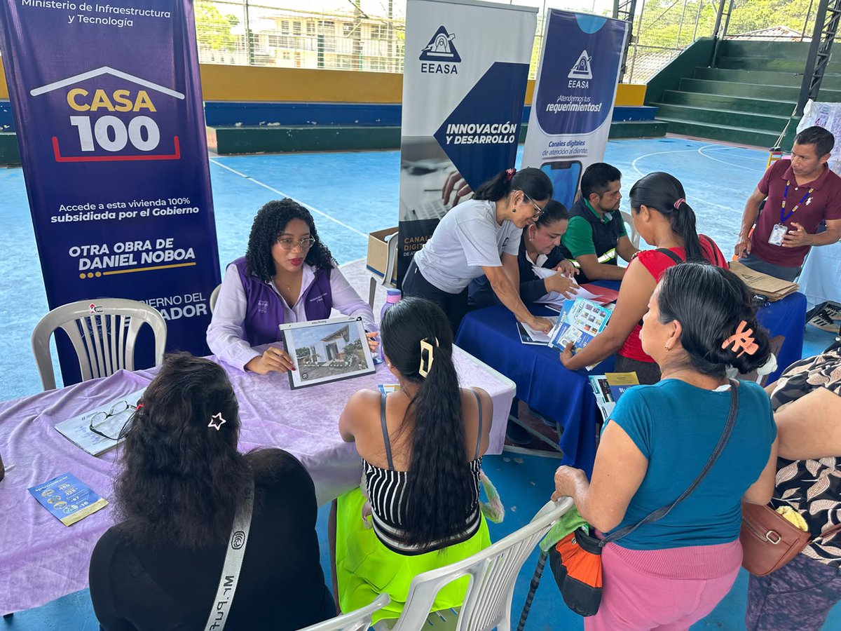MIT_Ecuador's tweet photo. #Napo | El director distrital, Gabriel Tintin, acompañó a nuestra brigada en Puerto Napo, donde se brindó información a la ciudadanía sobre los programas de vivienda que impulsa el Gobierno Nacional.
Durante la jornada, los ciudadanos conocieron las opciones disponibles:
🏠 #Casa100.
🏠 Crédito #MitiMiti.
🏡 #YapaPaTuCasa.
🏠 #CreamosPatrimonio.
🏠 Legalización de tierras.