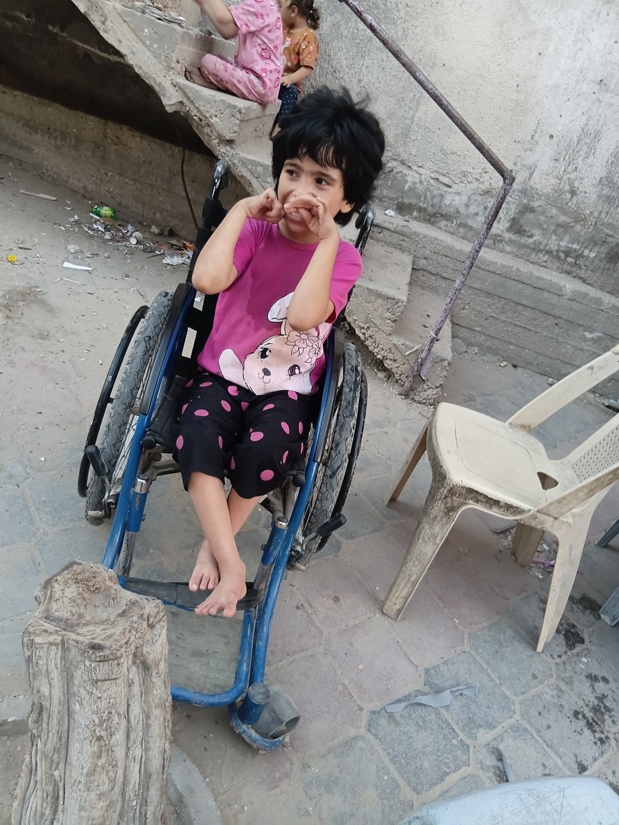 Zina16_5's tweet photo. Ma fille Zeina a besoin de toute urgence de couches et de soins quotidiens. 💔
Y a-t-il un cœur généreux qui répondra à son appel et l’aidera à obtenir ce dont elle a besoin ? 🙏🇵🇸
Chaque aide, même petite, compte énormément pour elle.
https://t.co/MkzfgYz5Qt https://t.co/Eyh8Za67EU