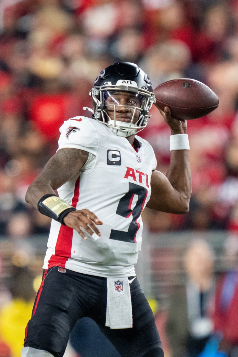 MLFootball's tweet photo. NO CHEATING ALLOWED.  

Tell me where #Falcons quarterback Michael Penix Jr. first went to college: https://t.co/v5gL9UtnOu