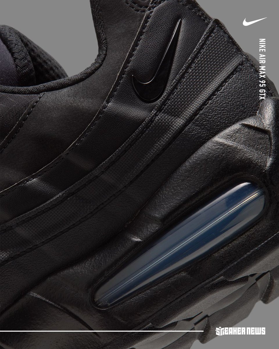 SneakerNews's tweet photo. The Nike Air Max 95 Gore-TEX goes "Triple Black" as we start to prep for Fall/Winter 🦇 

Likely dropping soon via Nike site

More info: https://t.co/Qj8qb1mSCG https://t.co/XcnPOWwi8Q