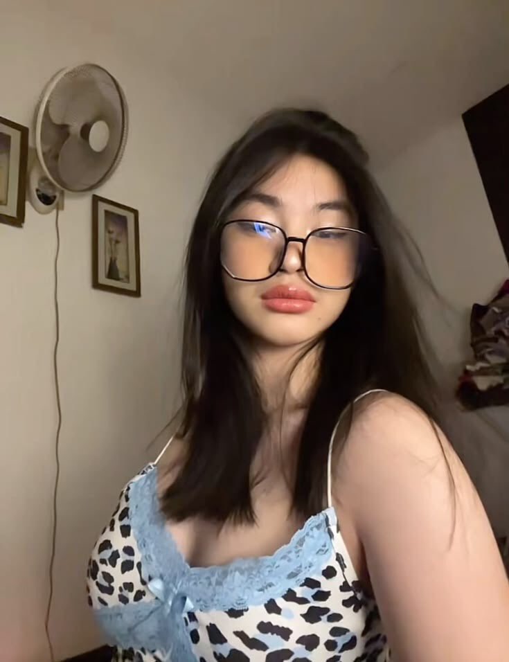 kiranaysmn's tweet photo. kata orang muka aku binal, emang iya ?
#sange #desahan #desahansange #desahancowok #desahanmantan #chatseks #chatseksalur #chatseksbrutal #binor #ngentot #ngentotcrot https://t.co/t7o9Bjf9Gj