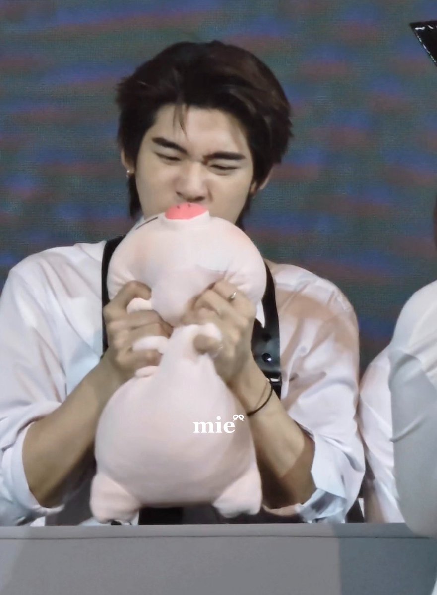 9inmayy's tweet photo. หมูไม่รอด หมูเสียชีวิตไปแล้วว https://t.co/XugZBtXDwm