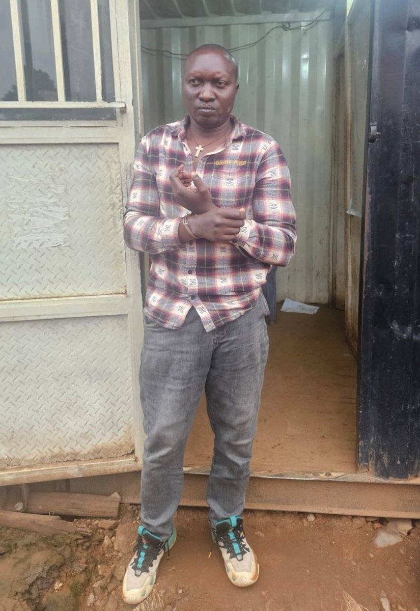 WANYERA_simon's tweet photo. Now that Nsamba Vincent a security guard, the alleged killer of our beloved music icon Moses Matovu has been arrested in Nansana,he will be held accountable for his actions. However, the woman involved Rose Tumusiime cannot be overlooked,she is the true root of this tragedy,she was dating two men and engaging in intimacy with both,ultimately led to the devastating loss of Moses Matovu. This heartbreak could have been avoided and justice must be served for both of them.!!