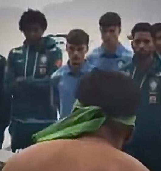 guihenrique_o's tweet photo. Reação a apresentação cultural de boas vindas para seleção brasileira:

Breno Bidon x esses palhaços aí https://t.co/pHGbdJ5UW8