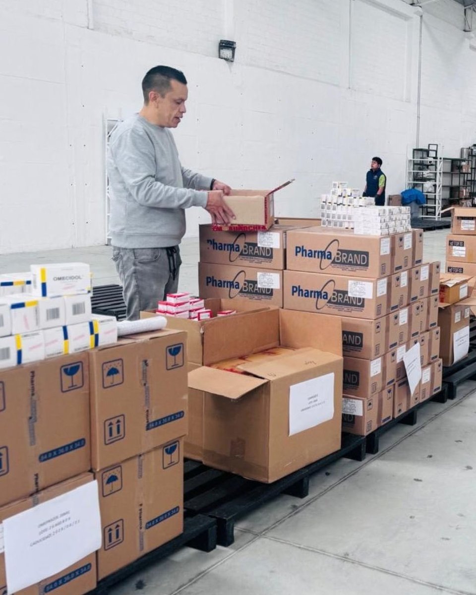 IESS_SSC's tweet photo. Nuevos medicamentos y dispositivos médicos llegan a nuestros dispensarios de Azuay, Cañar, Morona Santiago, El Oro, Loja y Zamora Chinchipe, fortaleciendo el abastecimiento y la atención a nuestras familias del campo. 

Seguimos trabajando en territorio, donde más se necesita. https://t.co/PQqKY07hCL
