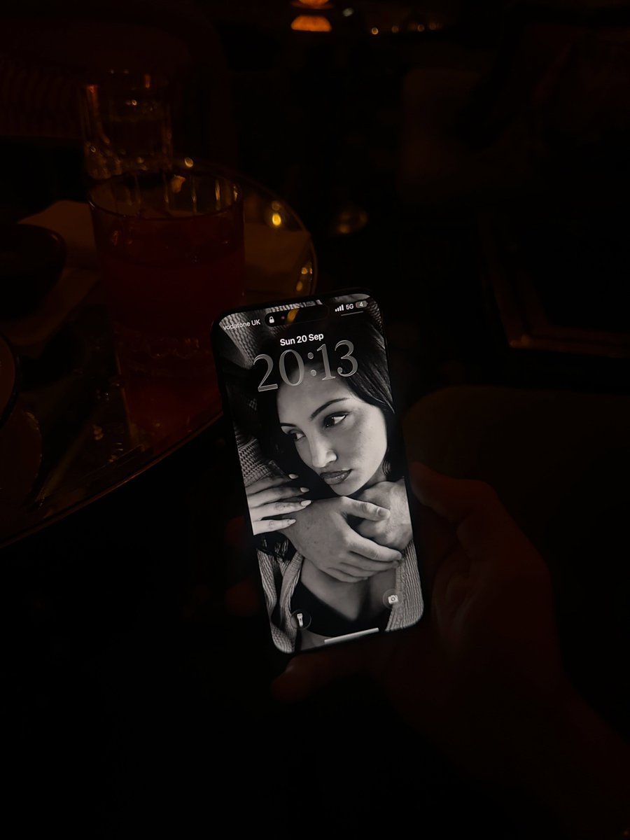 Sayayozz's tweet photo. Serving in every slide,she really said "let me feed the timeline" 💖🤏 https://t.co/UHAUuWk7rS