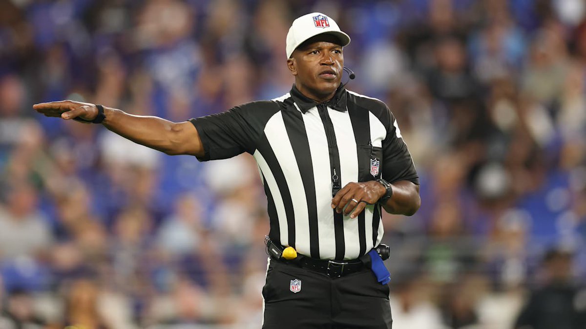 DragonflyJonez's tweet photo. Upon further review,Flip didn’t realize he was getting pressed at first. After realizing this, Flip spun back and although the footage is inconclusive, he can be heard saying “Don’t you ever” to Rory. These penalties offset and therefore this was not a press. Repeat 3rd down https://t.co/UDpjsmcj7K