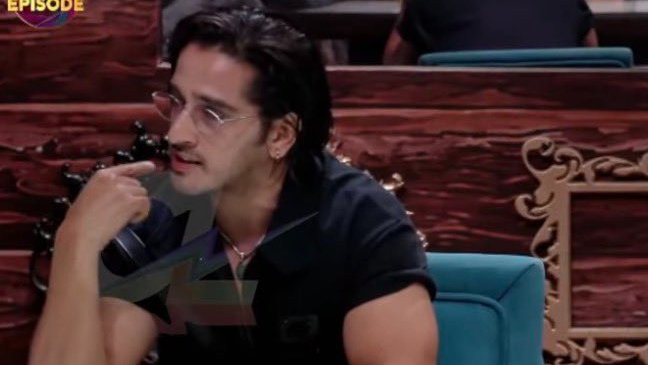 Sfatima__5's tweet photo. #QaziTouqeer

PUBLIC STANDS WITH QAZI

We got angry Qazi , Entertainer Qazi , Singer Qazi and RageBaiter Qazi in a single episode .

what an episode https://t.co/8xk4STRAhr