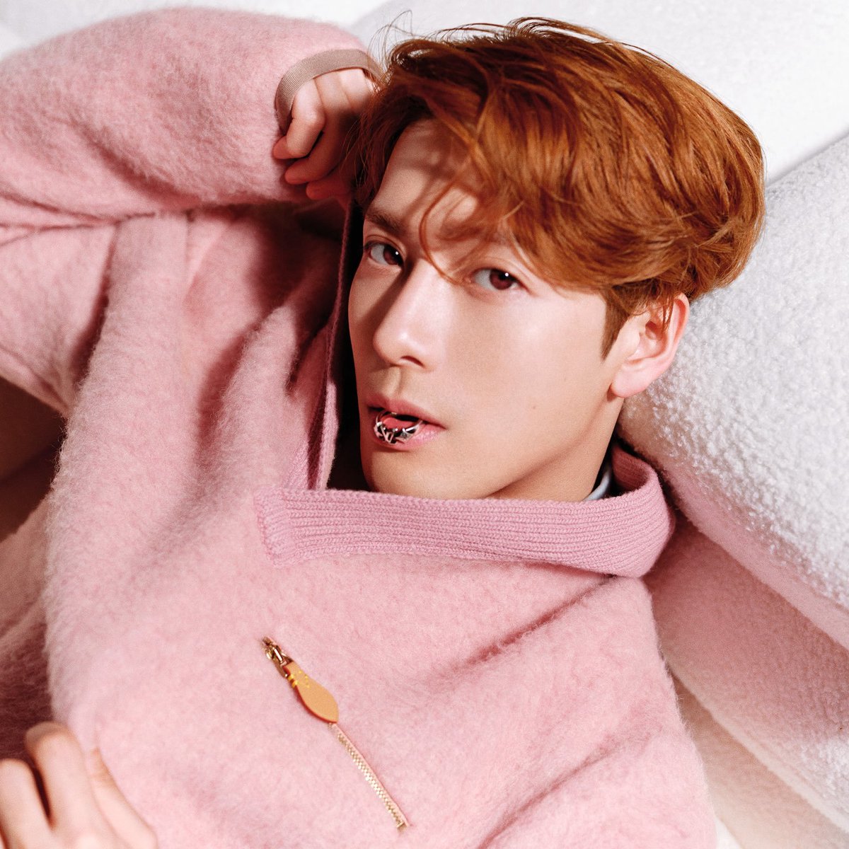 npomvtt's tweet photo. Após rumores surgirem na internet, Jackson Wang (GOT7) nega que estaria em um relacionamento com Yuqi (i-dle). Ele afirma que, se ela fosse seu tipo, já teria dado em cima dela há muito tempo. https://t.co/96ij15mFBH