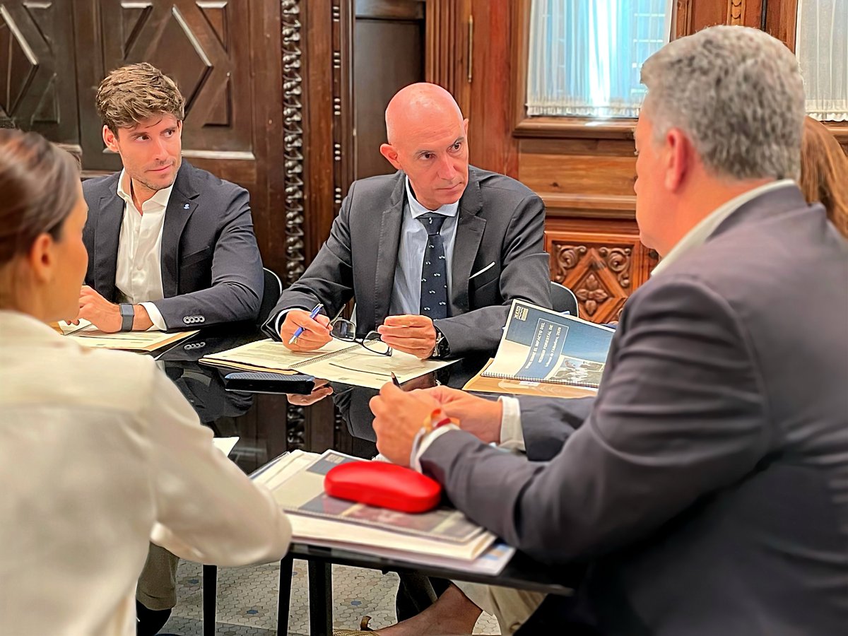 JosGOSALBEZ1's tweet photo. 🟢 | Reunidos con el conseller @vmartinezmus para abordar la recuperación de la #Devesa tras el incendio de El Saler.

PREVENIR. ACTUAR. RECUPERAR.

Gestión del monte los 365 días para reducir riesgos y proteger la Devesa. 🇪🇸 https://t.co/LqGmV7GLlE