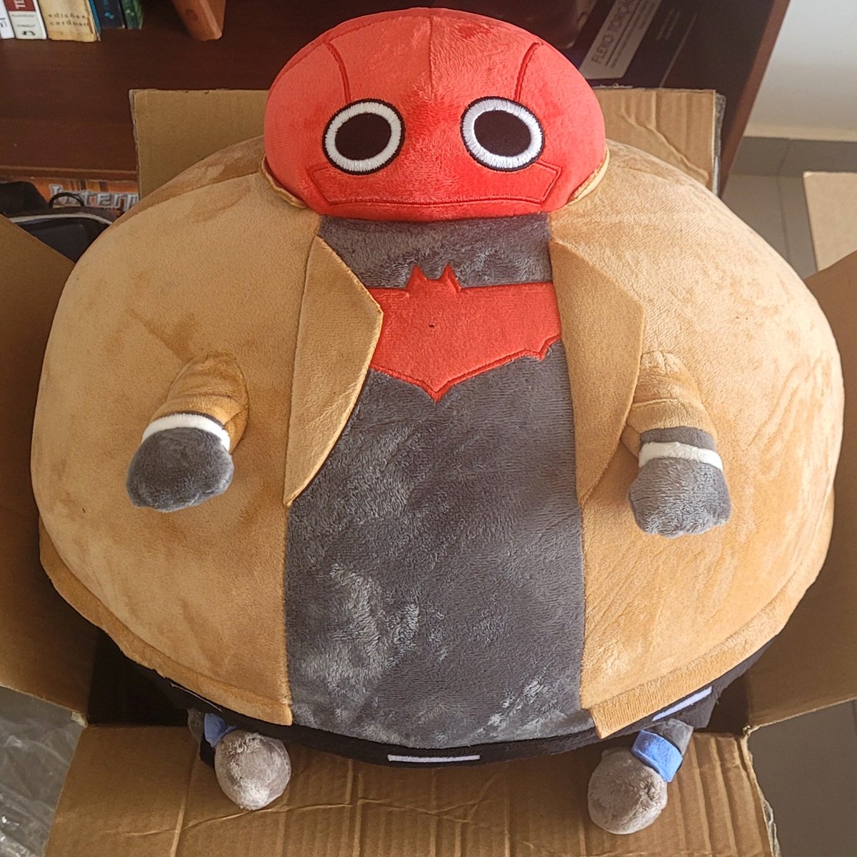 SilentBell_'s tweet photo. AAAAAAAAAAAAAAAAAAAA ELE ESTÁ EM CASA!!!
Paralelamente, o porteiro perguntou pq o pacote estava endereçado para uma tal de "Andressa". Fui ver e tava escrito "Address" 10/10
#FatsonTodd #RedHood https://t.co/0JWeeEmJiA