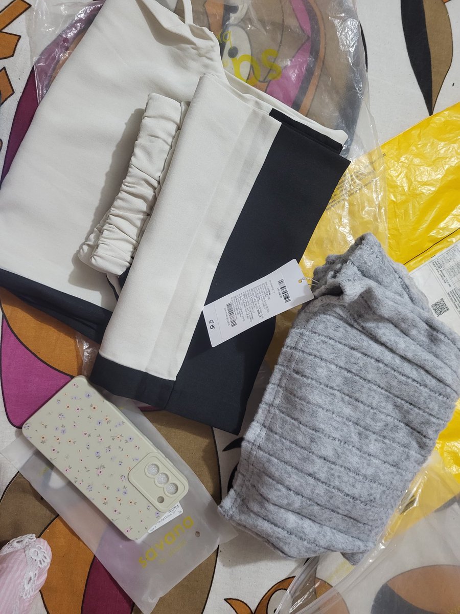 JackRajat's tweet photo. @UrbanicOfficial I ordered 6 items from Savana but received 3. Parcel had a cut on it, maybe items were removed. Order ID: S011260915190421050007 (15 Sep 2026)
Your team says verification done but not sharing proof. Please deliver my remaining 3 items or refund.#ConsumerComplaint https://t.co/6lLufpn6uR