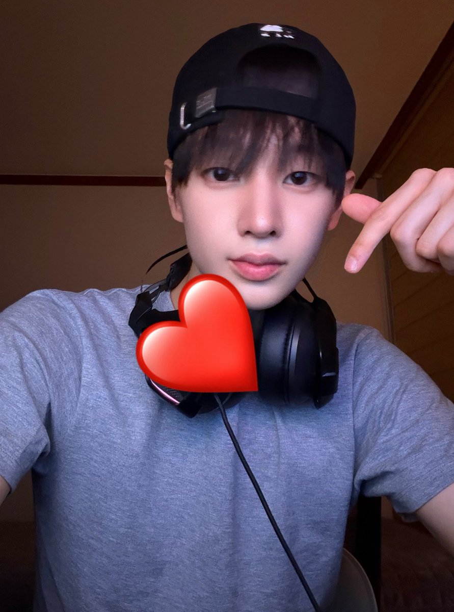 woongchive's tweet photo. 💬 240926 10:57pm 위드팬 

#idntt #아이덴티티 #kwakgiwoong #곽기웅 https://t.co/k6biAl4s6N