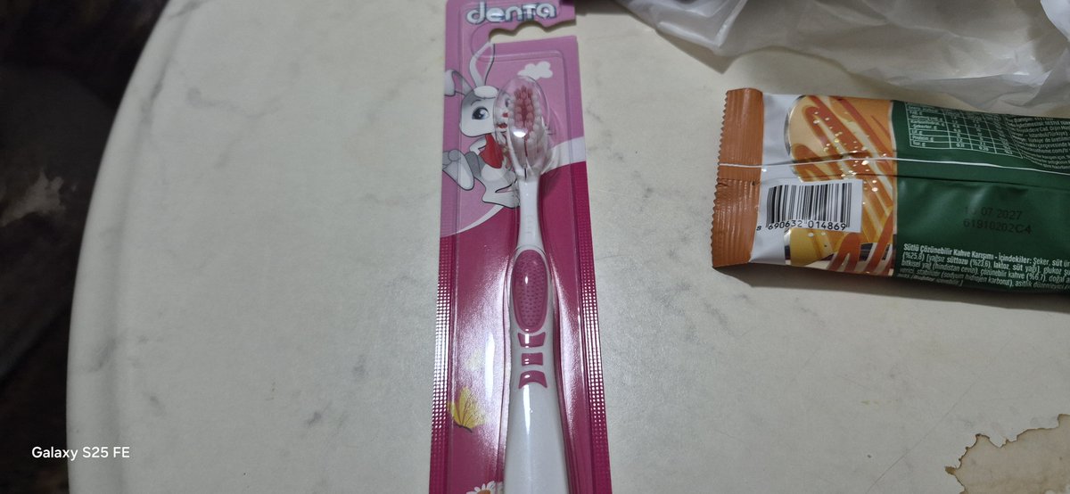 GAYSFERATUKOOK's tweet photo. bana dis fircasi da aldi inanmiyormm https://t.co/oKTJmYm9ym