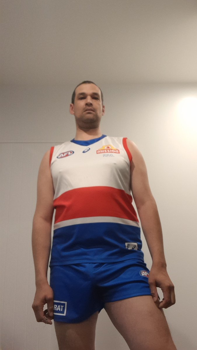 6ft7_Sparky's tweet photo. Wanna Play Footy https://t.co/OOm1dDZ3WX