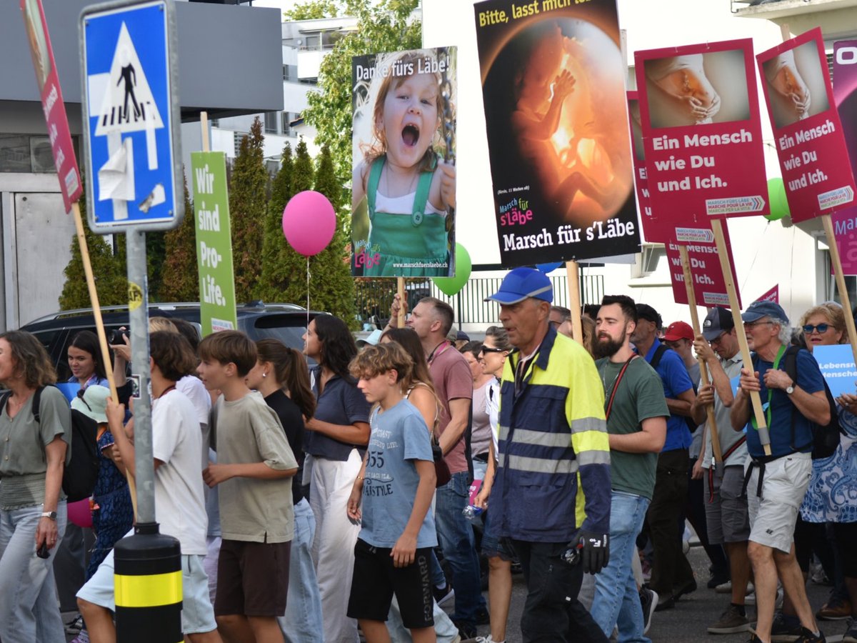 TheNorskaPaul's tweet photo. An estimated 2,200 pro-life advocates attended Zurich’s annual #MarchforLife following six consecutive years of the authorities banning the march from the city centre - citing, security concerns.😏
Similar to previous years, the Sept. 19 event faced opposition as 200+ masked protesters attempted to disrupt the event by setting off firecrackers, overturning trash bins & attempting to block the route.
Swiss police maintained control by shielding marchers & employing two water cannons to disperse the scum, with no injuries to participants reported.
The fact that security was maintained shows that police can manage counterprotests, undermining the cityʼs justification for keeping the march out of central Zurich.
Beatrice Gall, president of the Swiss March for Life, says that allowing hostile agitators to veto a peaceful groupʼs constitutional rights to freedom of assembly & free expression is illegal & has initiated legal proceedings against the City of #Zurich .👌🇻🇦