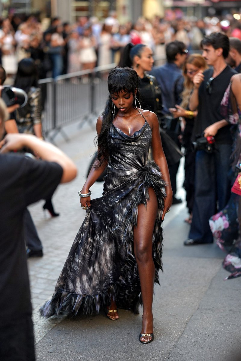 nicolandriainfo's tweet photo. 📸 Olandria arriving at the Roberto Cavalli SS27 Show!

OLANDRIA ROBERTO CAVALLI SS27 #OlandriaxRobertoCavalli #RobertoCavalliSS27 https://t.co/pP7LtV8ZUy