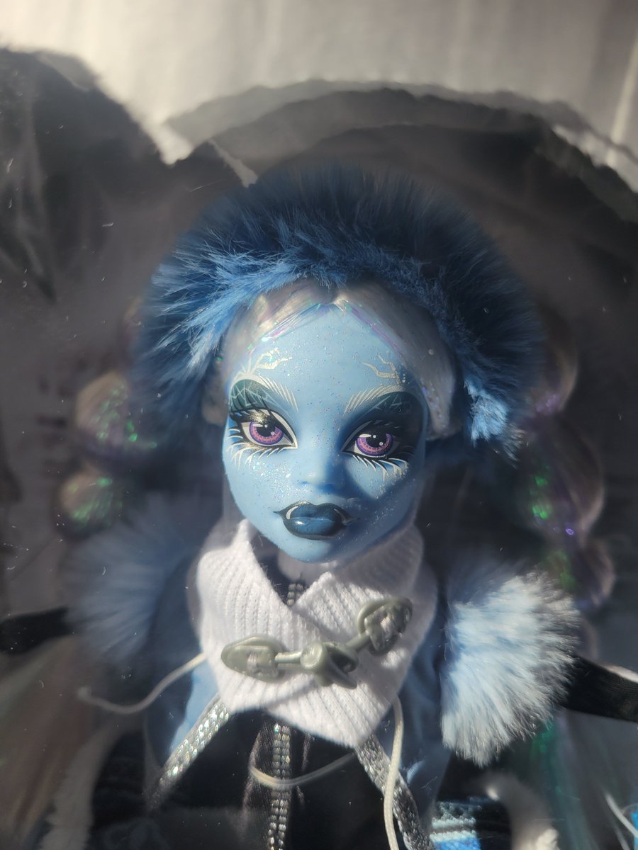 arkhammanster's tweet photo. ICE QUEEN HAS ARRIVED...I'M NOT OKAY...🥲😭 https://t.co/CYIa2lApKL