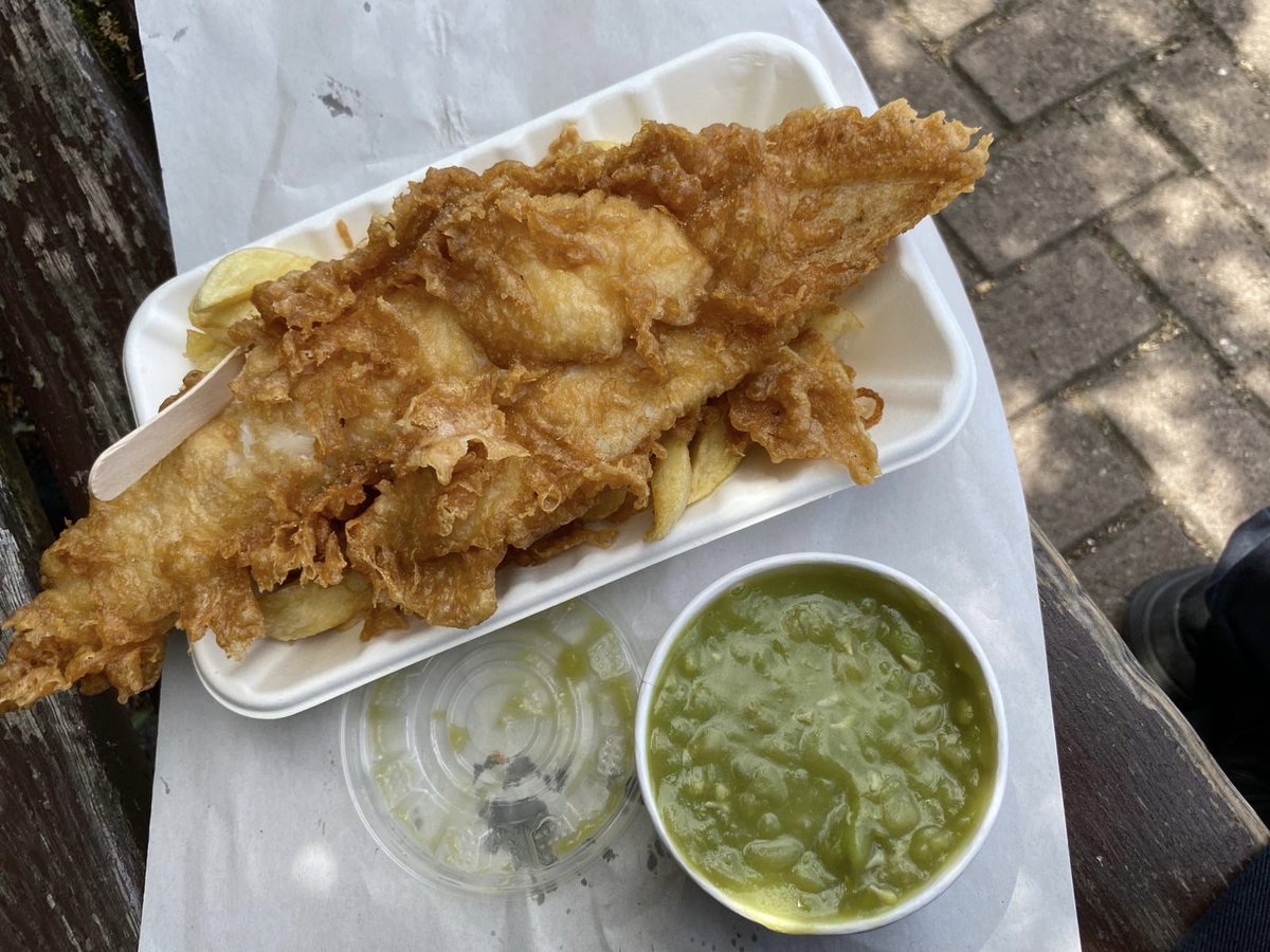 ChipDiaries's tweet photo. Another visit to Scarborough and some delicious fish &amp; chips from Smallfry. A chippy we’ve been going to for years. Always good. 👍 https://t.co/31GRmScbEF https://t.co/yfqiRjufeB