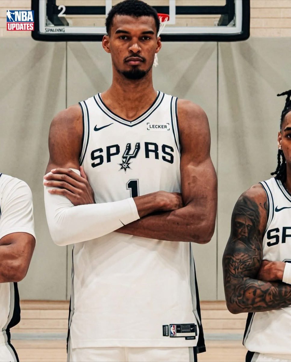 MexicanWarriorr's tweet photo. No estamos preparados para esto, se viene el DPOY y el MVP para Víctor Wembanyama... De mi se acuerdan.
#wembanyama #nba https://t.co/rv9Iii7Avo