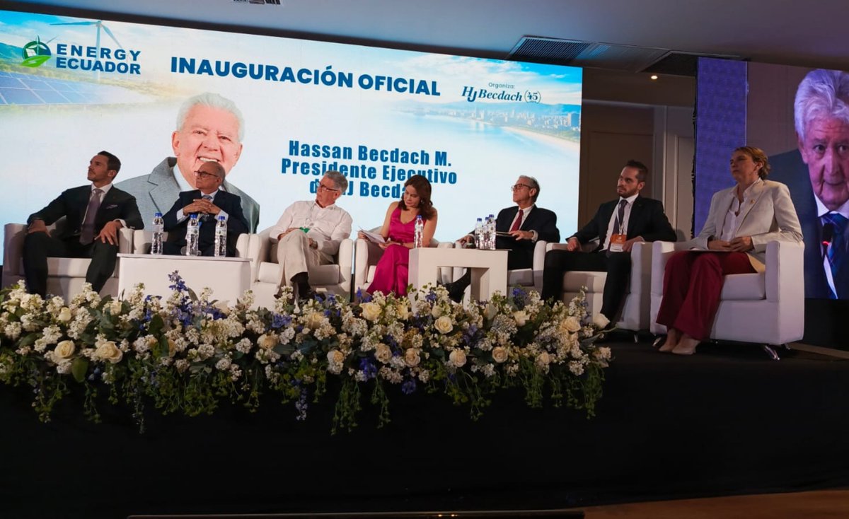 ARCH_Ec's tweet photo. @Christianpuent @MinGobiernoEc @ComunicacionEc @EcuadorMAE La jornada permitió conocer diferentes perspectivas y propuestas sobre el presente y futuro de la energía en el Ecuador.

Un encuentro para intercambiar experiencias y reflexionar sobre cómo los distintos sectores contribuyen a garantizar un sistema energético responsable. ✅️ https://t.co/4Rlw2zNP2l