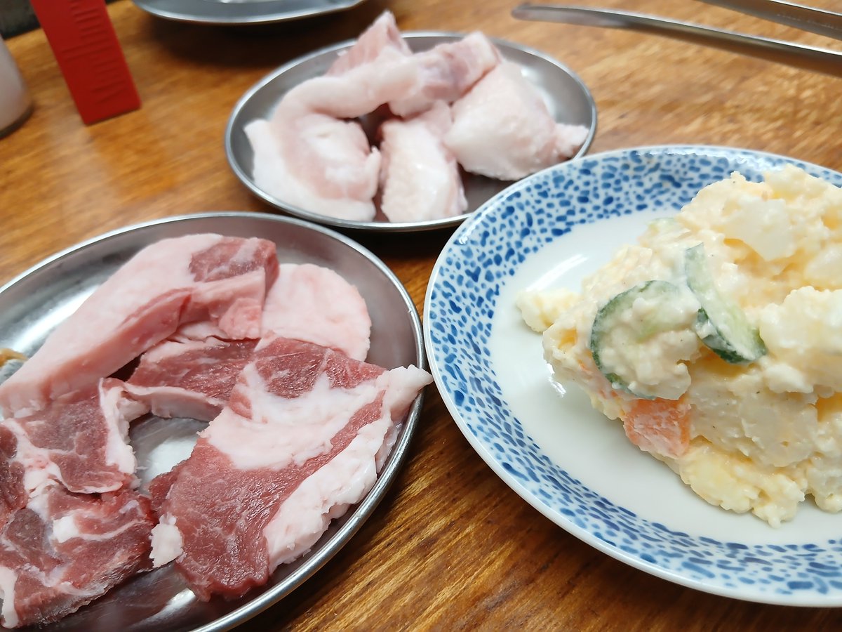 PEPE2oki's tweet photo. ジンギスカン｢若林｣。
（21時58分）ww

ラム
カシラ
ポテサラw
酎ハイ←（進行中） https://t.co/EvlvQcOnkG