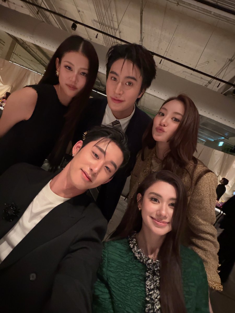 LenaMiu25_phofc's tweet photo. Khun Supha (Est)  Instagram update 24/09/2569 (2026) with LenaMiu

https://t.co/mJ6B7PcQHO

#LenaMiu #ลีน่าหมิว
#CHANEL https://t.co/okDGrGQmSl