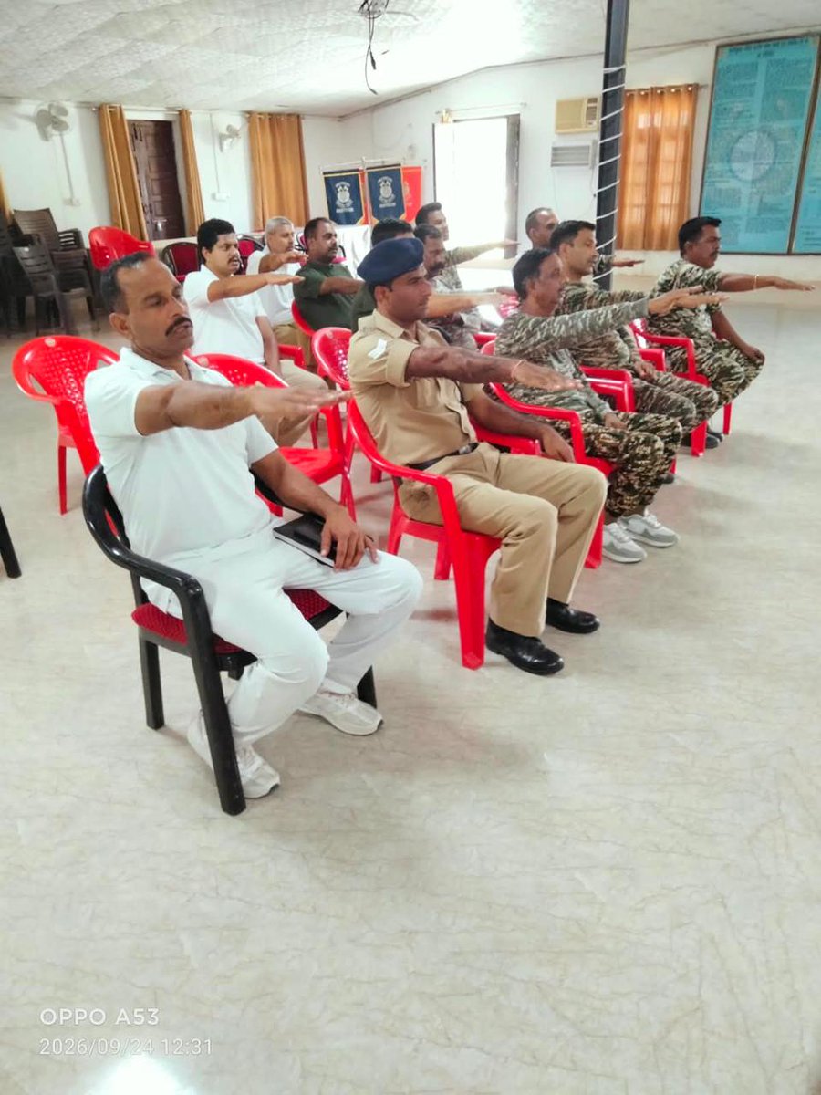 246_bncrpf's tweet photo. On 24-09-2026 under #SHS2026 campaign #246bn, promoted comprehensive and collective responsibility towards environment and conducted cleanliness drive at and around campus area alongwith oath taking and awareness to safai mitras at MI ROOM #crpf #SWACHHTAHISEVA #safaimitra https://t.co/22UxNcZfdt